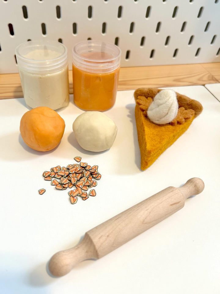 Pumpkin Spice Latte Playdough Set with Charms | Autumn Sensory Dough Kit | Non-Toxic Playdough with Loose Parts | Montessori Fall Play