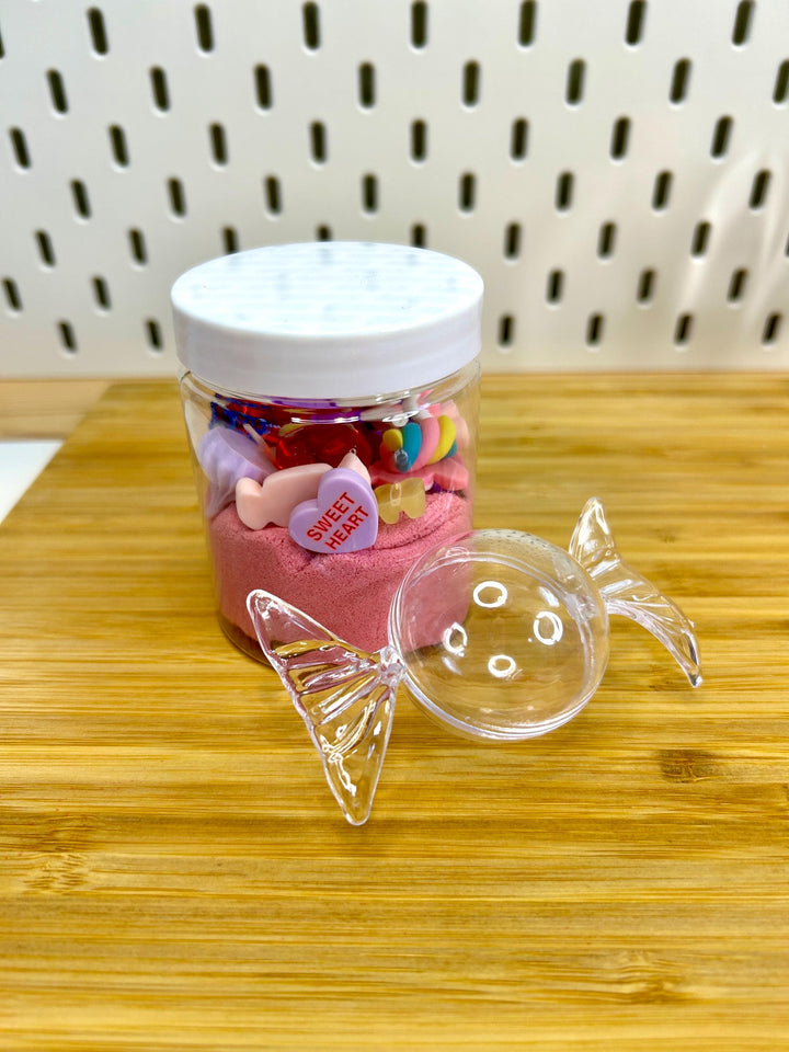 Valentine Kinetic Sand Kit with Charms | Candy & Heart Theme | Sensory Play | Red, Pink or Mauve | Montessori Play | 120g Sand