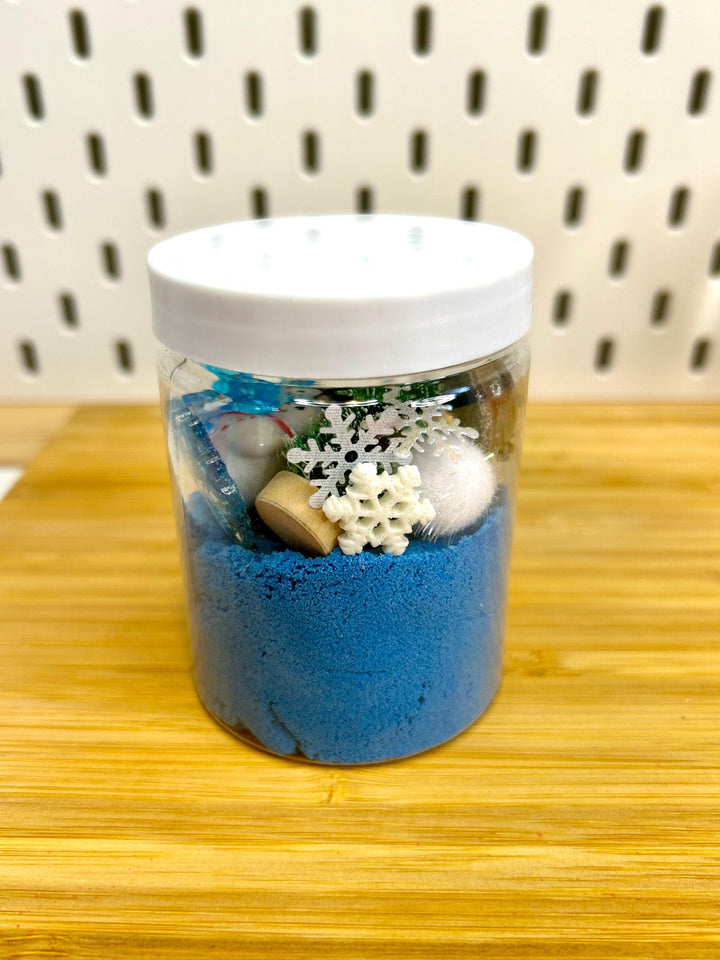 Winter Kinetic Sand Kit | Frosty Blue Sensory Play Sand with Snowman & Snowflake Charms | Winter Wonderland Sensory Play | Cute Party Favour