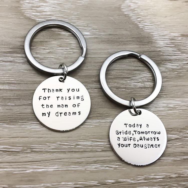 Mother of the Bride Gift, Thank You Mom Keychain, Gift from Daughter, Wedding Gift, Mother in Law Jewelry, Personalized Keychain