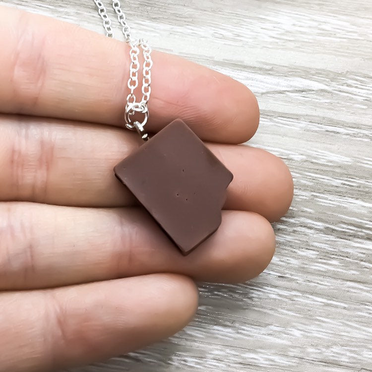 Collier Chocolat, Bijou Gourmand, Cadeau pour Accro au Chocolat, Breloque Barre de Chocolat, Cadeau pour Maman, Cadeau pour Meilleure Amie, Cadeau pour Fille, Breloque Gourmande