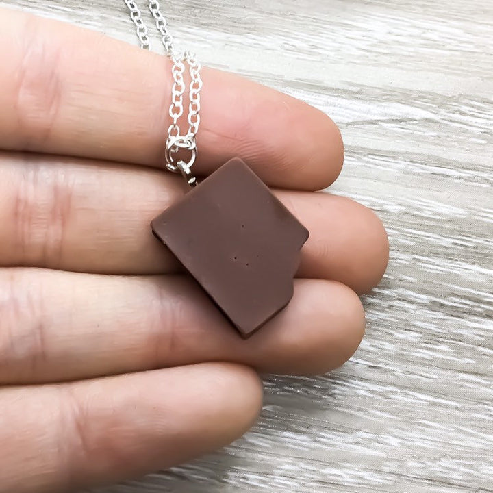 Collier Chocolat, Bijou Gourmand, Cadeau pour Accro au Chocolat, Breloque Barre de Chocolat, Cadeau pour Maman, Cadeau pour Meilleure Amie, Cadeau pour Fille, Breloque Gourmande