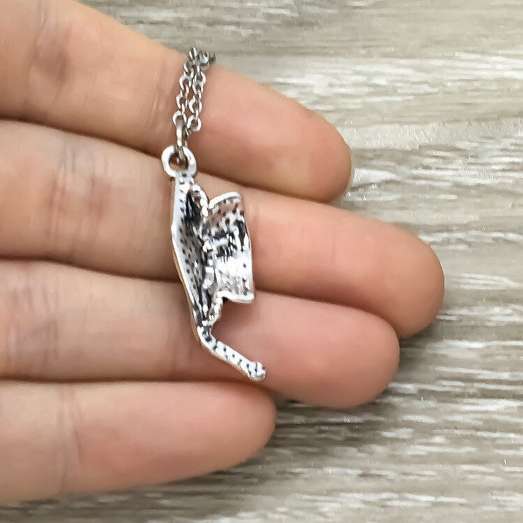 Graduation Hat Necklace, Grad Cap Charm Necklace, Grad Friends Gift, Graduation Pendant, Class of 2019 Jewelry, Gift from Mom for Daughter