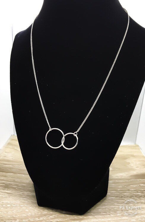 Amazing Nanny Gift, Interlocking Circles Necklace, Circular Pendant, Linked Circles Necklace, Thank You Gift for Nanny, Babysitter Gift