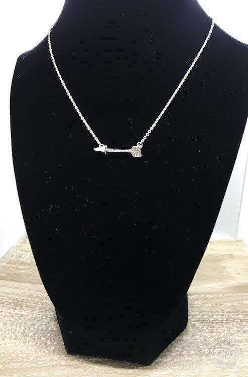 Unbiological Sister Gift, Horizontal Arrow Necklace, Soul Sister Gift, Arrow Jewelry, Sister I Got to Choose Card, Sister Birthday Gift