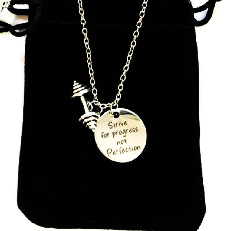 Collier « Visez le progrès », citation motivante, cadeau fitness, pendentif haltère, bijou fitness, collier inspirant, cadeau CrossFit, entraînement