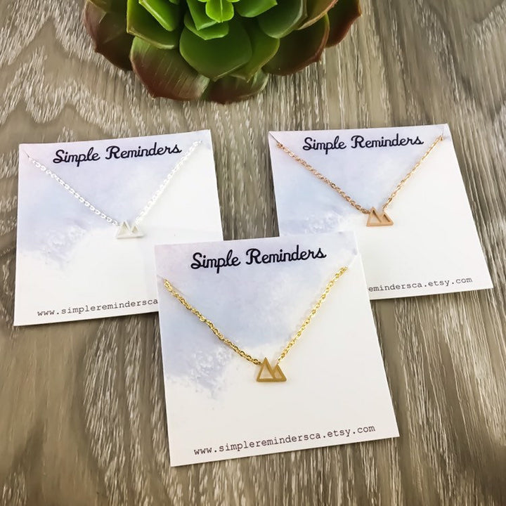 Collier Twin Peaks miniature, bijou minimaliste, collier en acier inoxydable, collier d'amitié, cadeau pour grimpeurs, cadeau pour voyageurs