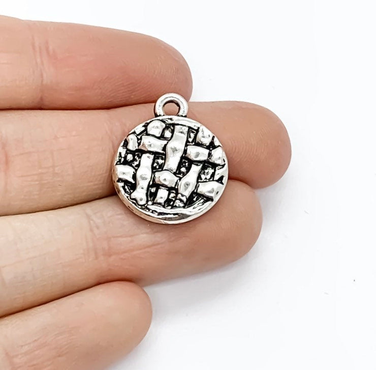 1 Pie Charm, Criss-Cross Crust