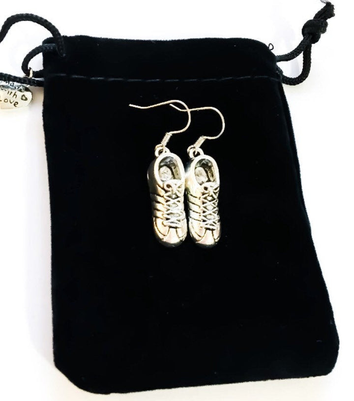 Boucles d'oreilles chaussures de course, breloques course à pied, boucles d'oreilles fitness, cadeaux pour elle, cadeaux course à pied, marathon, bijoux pour coureurs, cadeaux pour coureurs