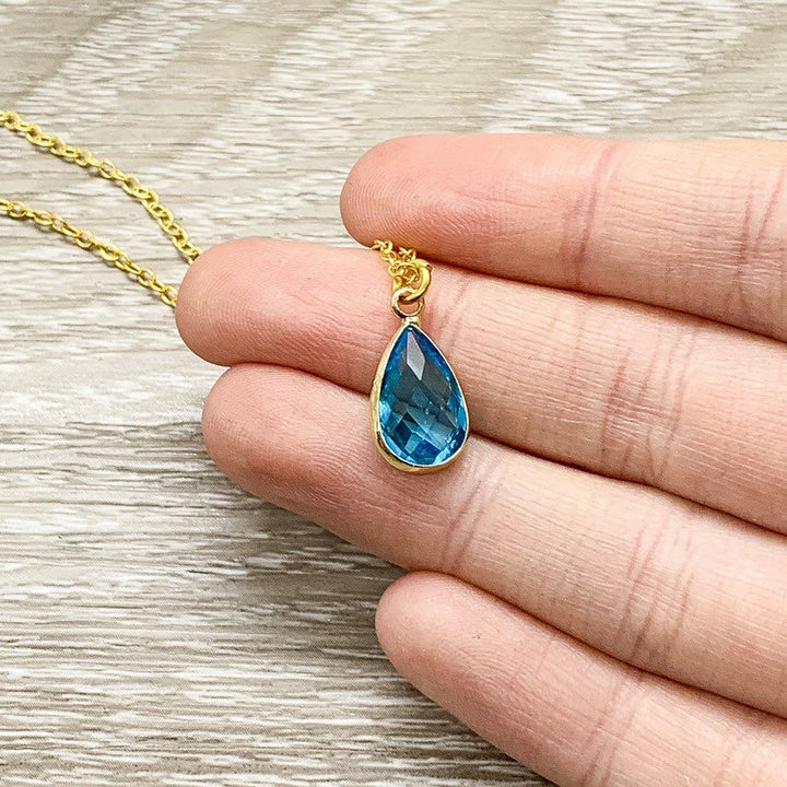 Collier Pierre de Naissance de Mars, Pendentif Aigue-marine, Collier Délicat à Breloque en Cristal, Cadeau d'Anniversaire Personnalisé pour Elle, Bijou Symbolique, Maman