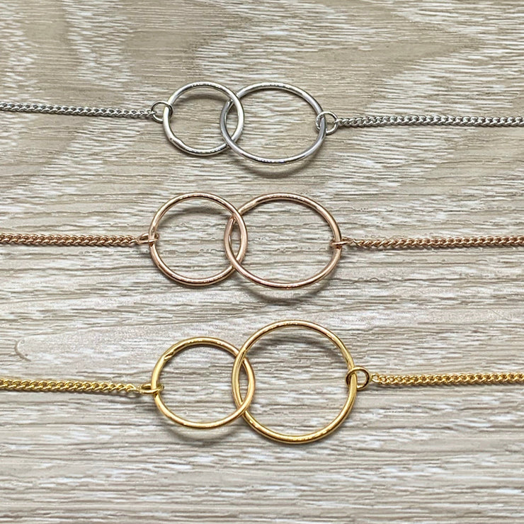 Bonus Sister Gift, Interlocking Circles Necklace, Circular Pendant, Linked Circles Necklace, Unbiological Sister Gift, Sister of the Groom