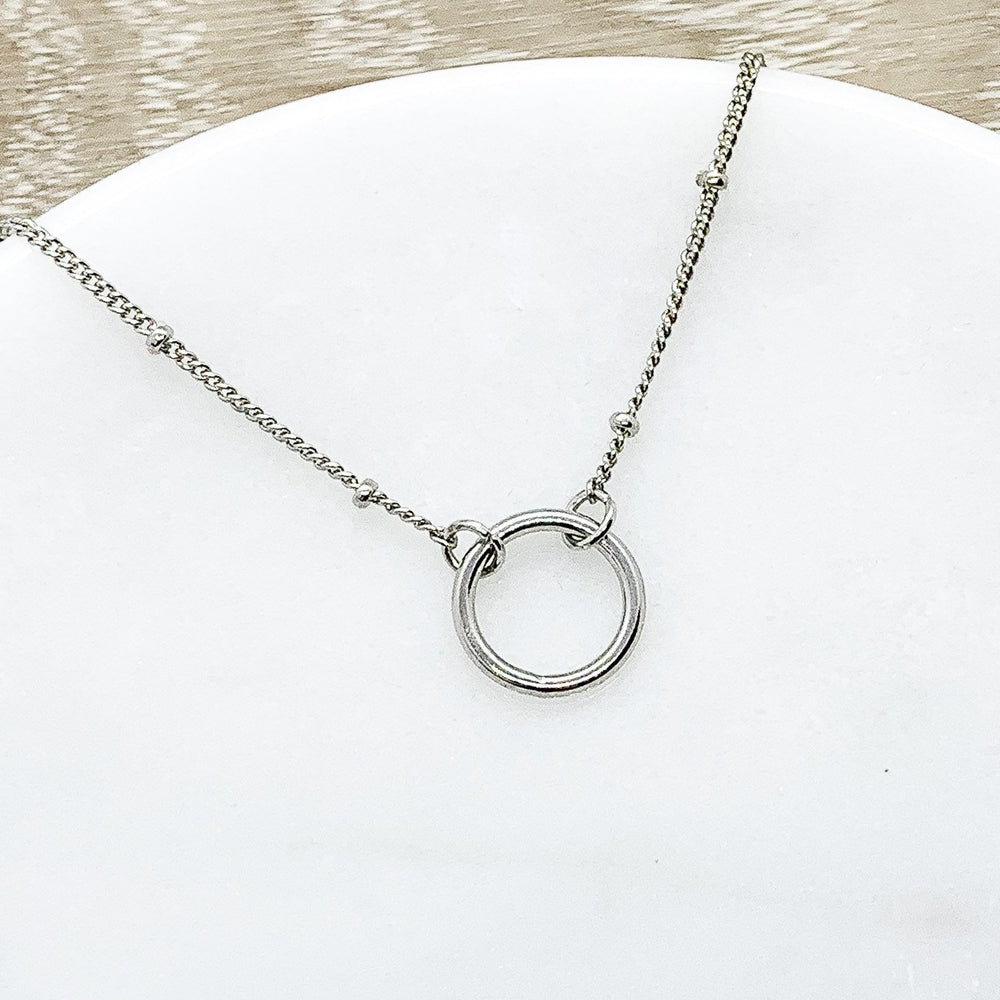 Circle of Friendship Gift, Dainty Silver Circle Necklace, Circular Pendant, Gift for Best Friend, Infinity Circle, Unbiological Sister Gift