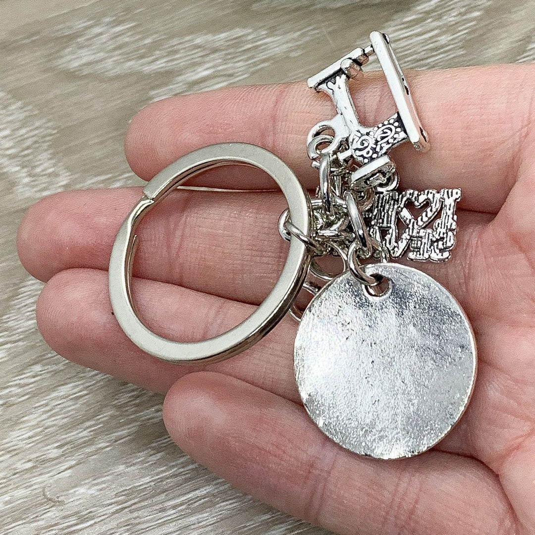 Porte-clés couture, cadeau couturière, breloque machine à coudre, porte-clés ciseaux, cadeau pour créatif·ve, j'adore coudre, cadeau loisir créatif, bricolage