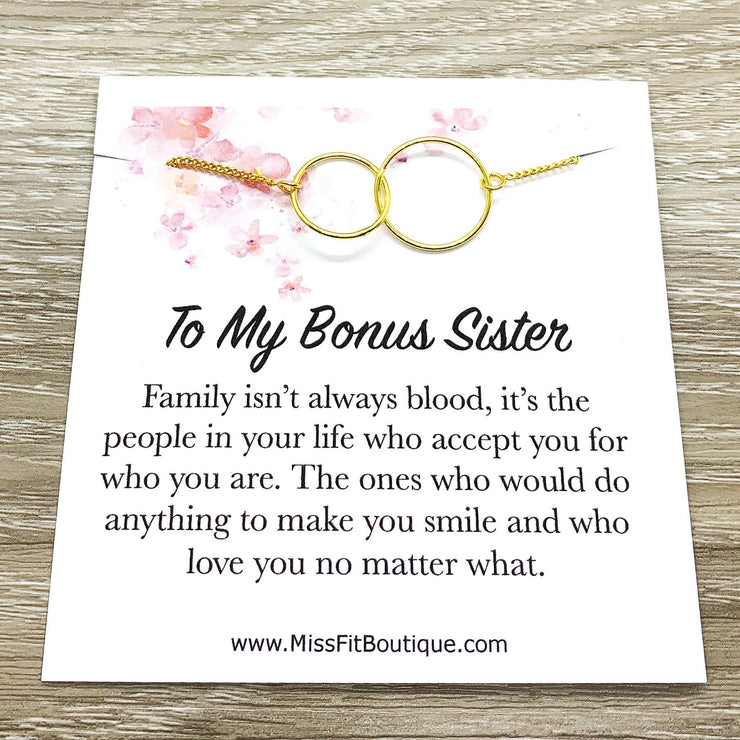 Bonus Sister Gift, Interlocking Circles Necklace, Circular Pendant, Linked Circles Necklace, Unbiological Sister Gift, Sister of the Groom
