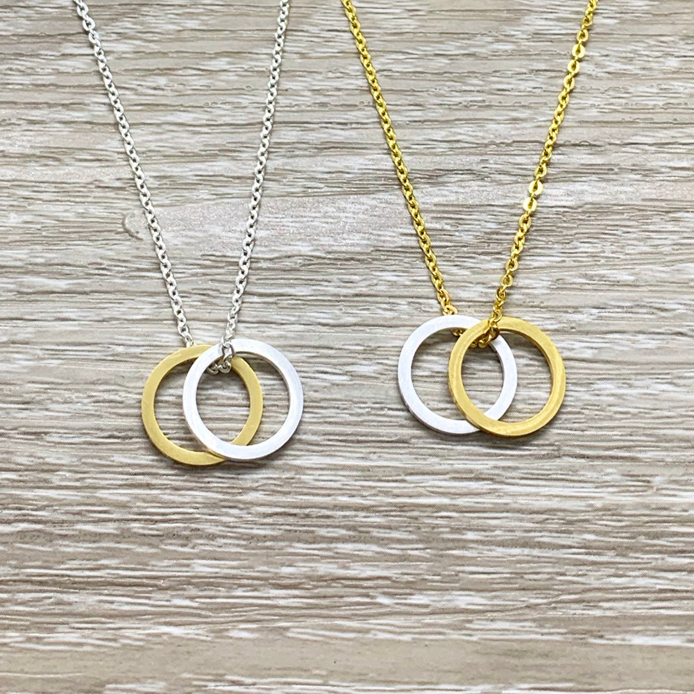Twin Baby Gift, Mother of Twin, Baby Shower Gift, Linked Circles Necklace, Interlocking Circles, Expecting Twins, Pregnant with Twins Gift