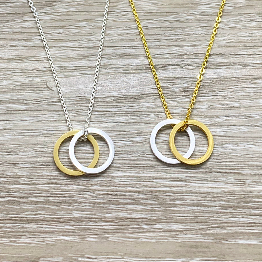 Twin Baby Gift, Mother of Twin, Baby Shower Gift, Linked Circles Necklace, Interlocking Circles, Expecting Twins, Pregnant with Twins Gift